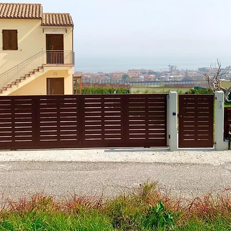 Con Vista Mare E Giardino - Amanecer 펜션 *